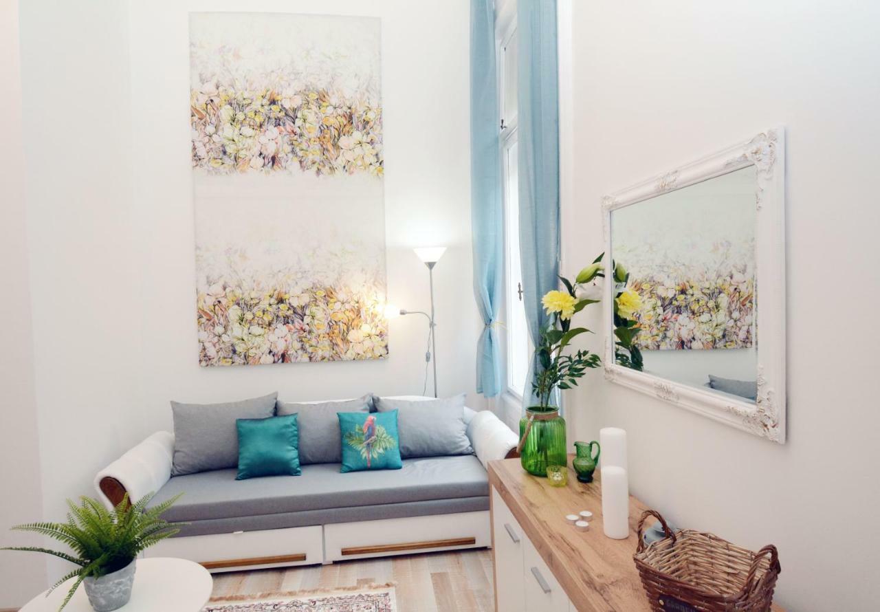 Lillybeth City Center Apartments Boedapest Buitenkant foto