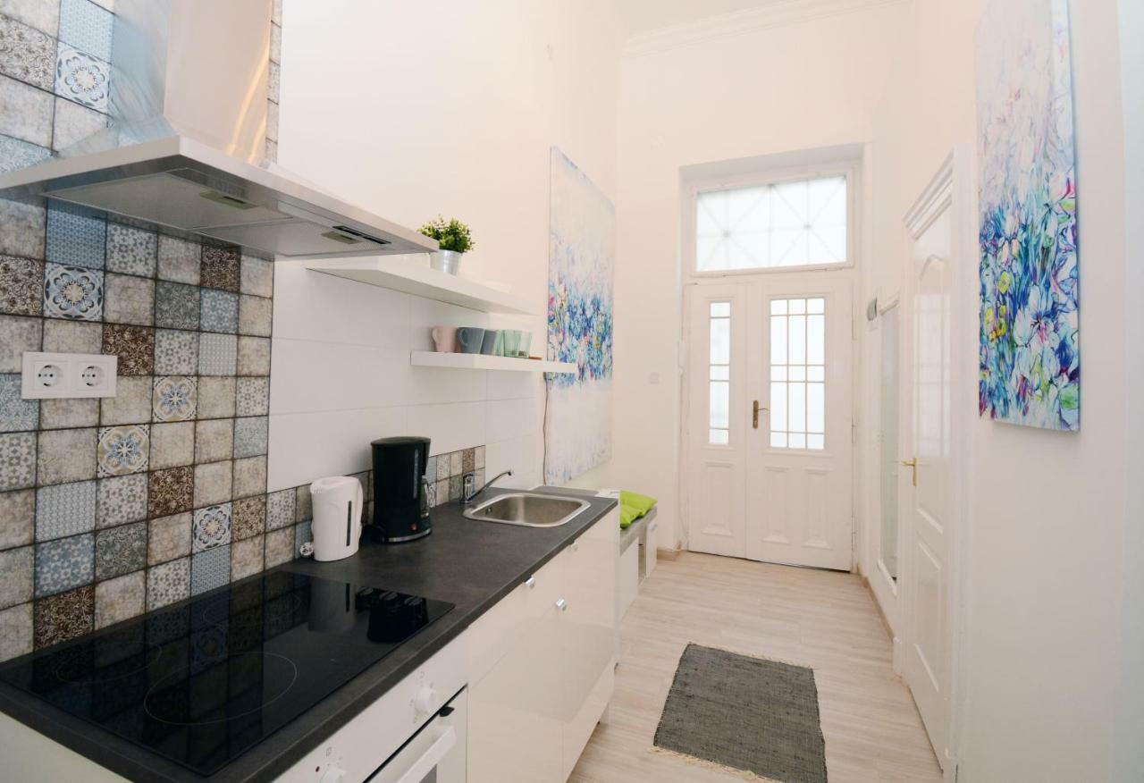 Lillybeth City Center Apartments Boedapest Buitenkant foto