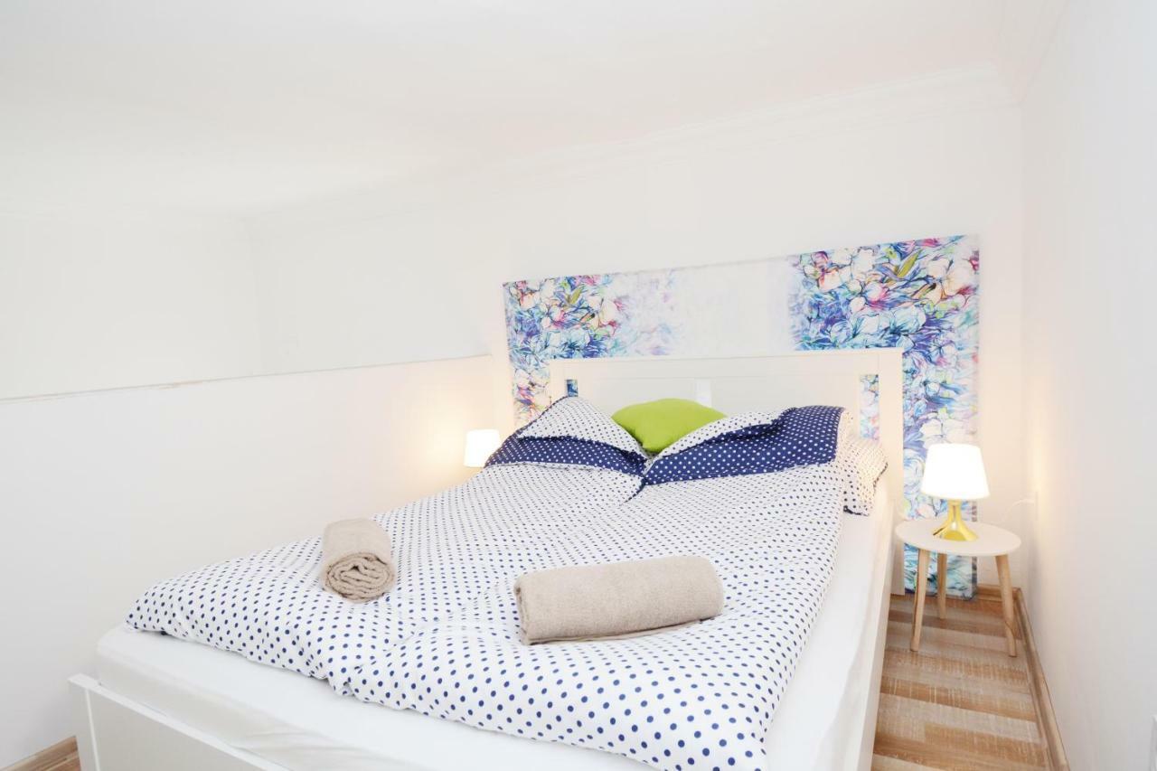 Lillybeth City Center Apartments Boedapest Buitenkant foto
