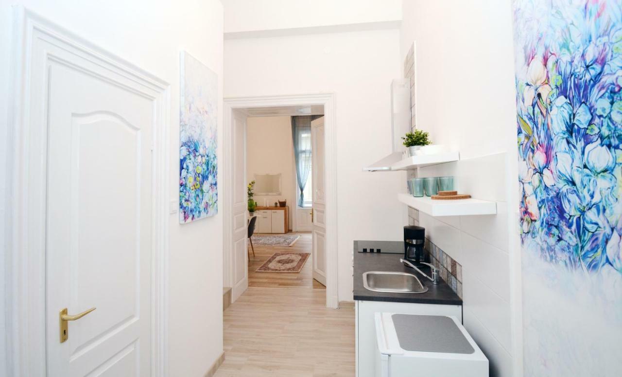Lillybeth City Center Apartments Boedapest Buitenkant foto