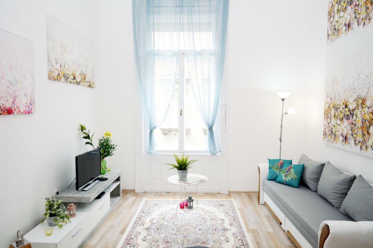 Lillybeth City Center Apartments Boedapest Buitenkant foto